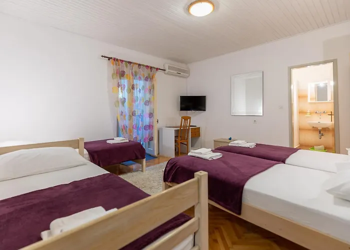 Tinka, No 7 Apartman