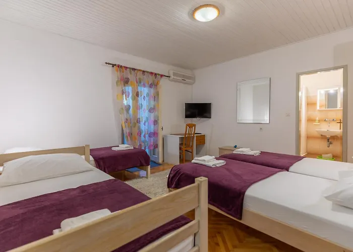 Tinka, No 7 * Starigrad Paklenica