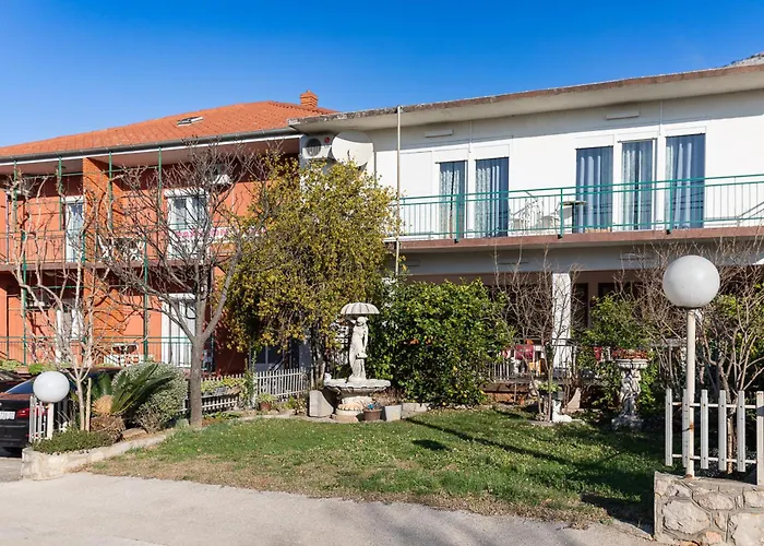 Tinka, No 7 Apartamento