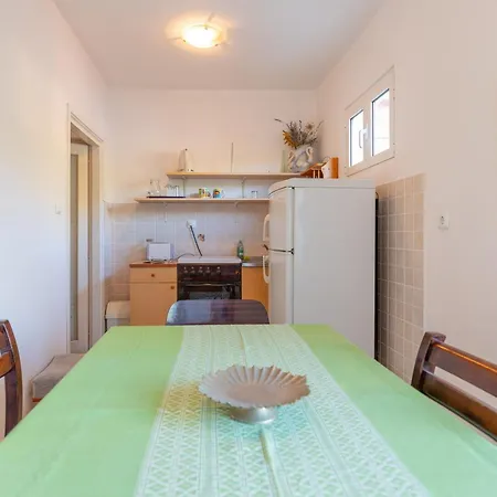 Tinka, No 7 Starigrad Paklenica